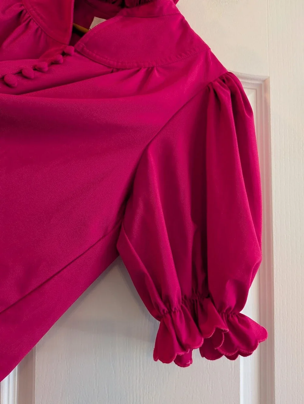 Tuckernuck Pomander Place Selena Blouse Raspberry Ruffle Puff Sleeve Size L NWOT